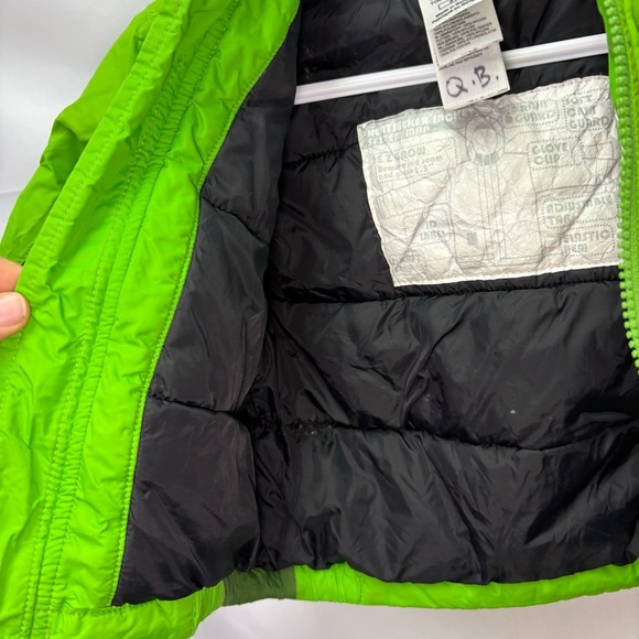 The North Face Out Of Bounds Boys 2T Green Insulated Winter Jacket Coat Toddler - Picture 8 of 8